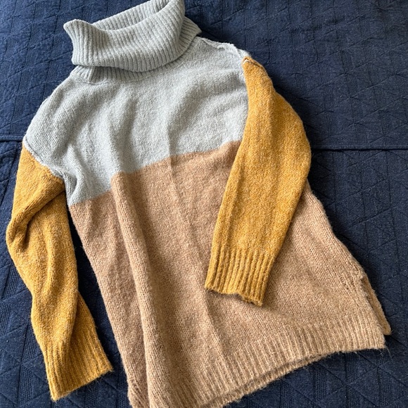 Anthropologie Sweaters - Anthropologie Sweater